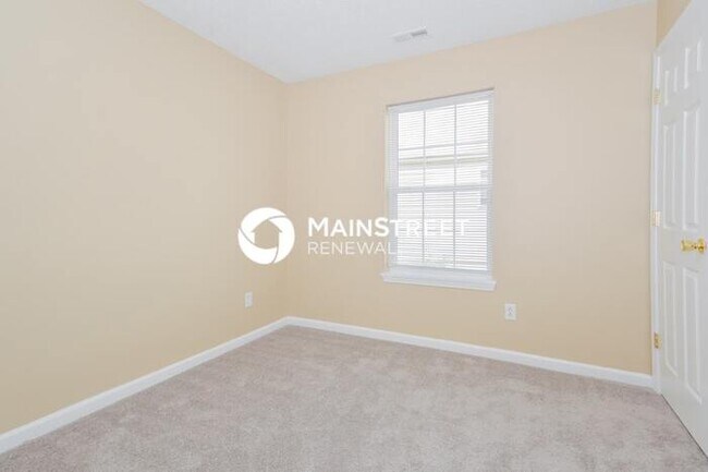 Building Photo - 3 Bedroom Pet-Friendly Home in Indianapolis, IN with Main Street Renewal