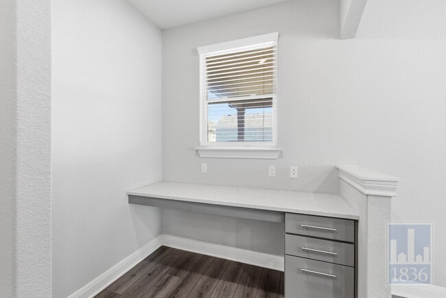 Building Photo - 555 Purple Heart Dr