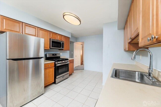 Building Photo - 1308 Edison Glen Terrace