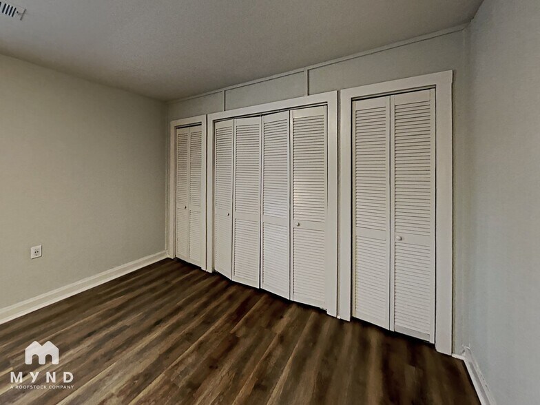 Building Photo - 9062 Homewood Dr