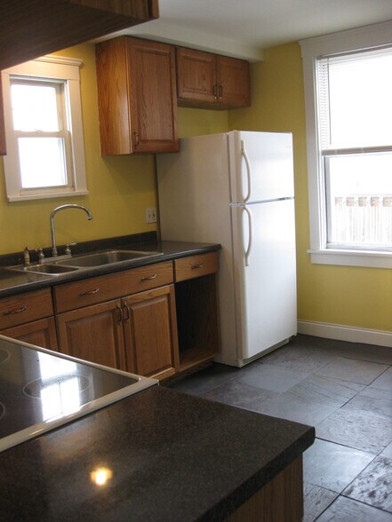 Building Photo - 4315 Bridge Ave