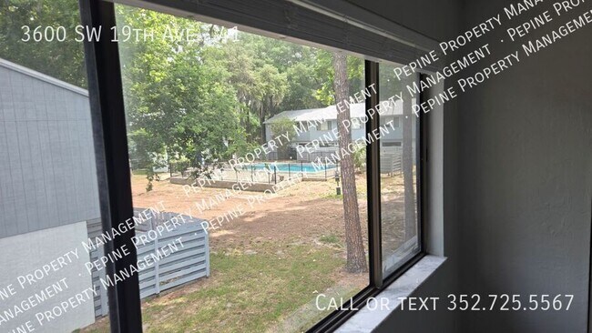 Building Photo - 3600 SW 19th Ave