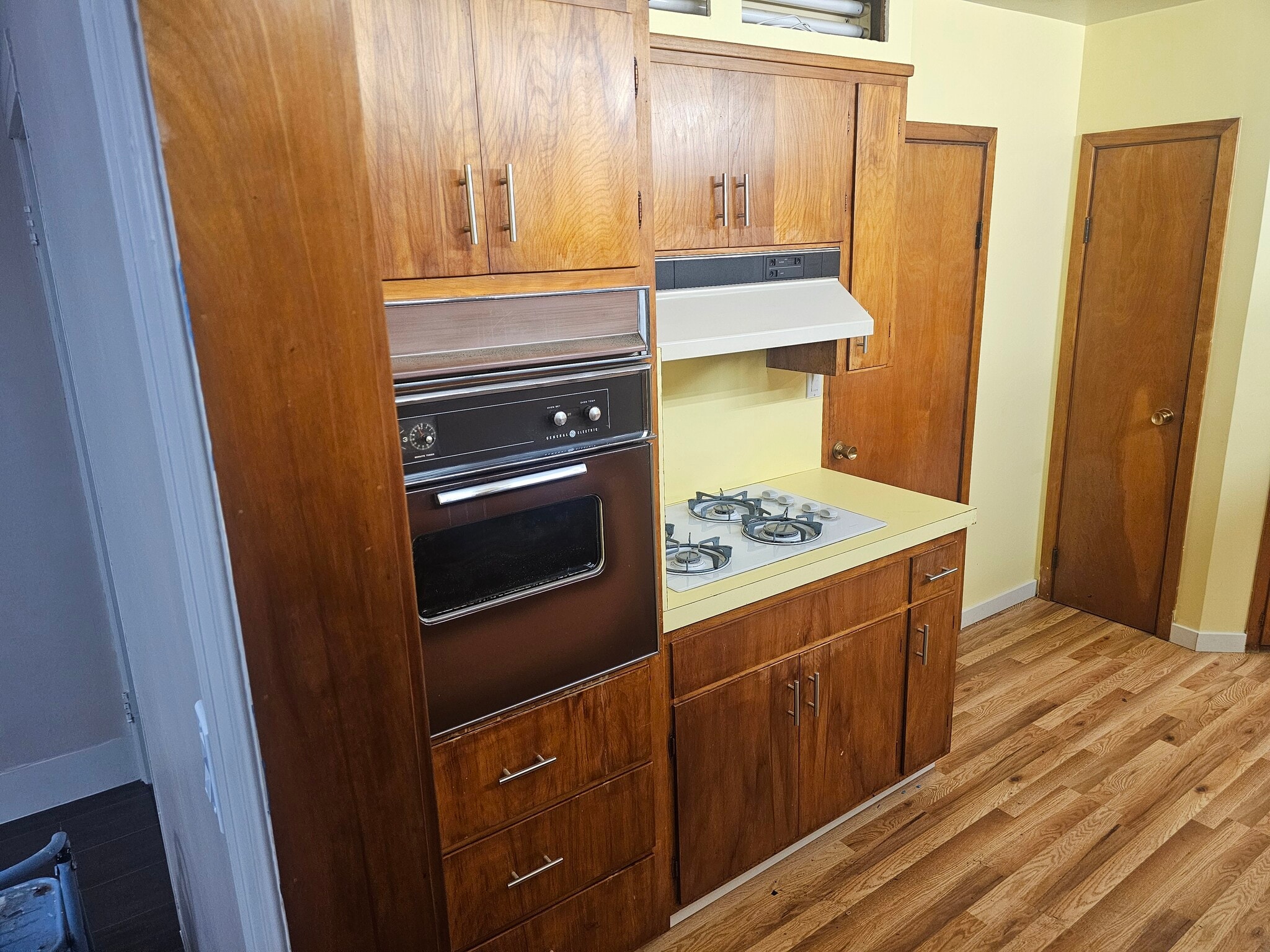 Kitchen - 9 Raleigh Ave