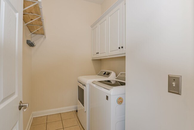 Building Photo - Price Drop Alert!  Fall Rental Specials No...