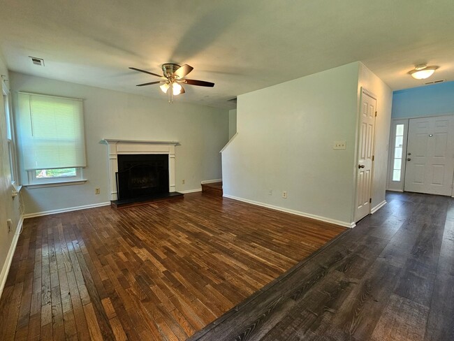 Building Photo - Pughsville