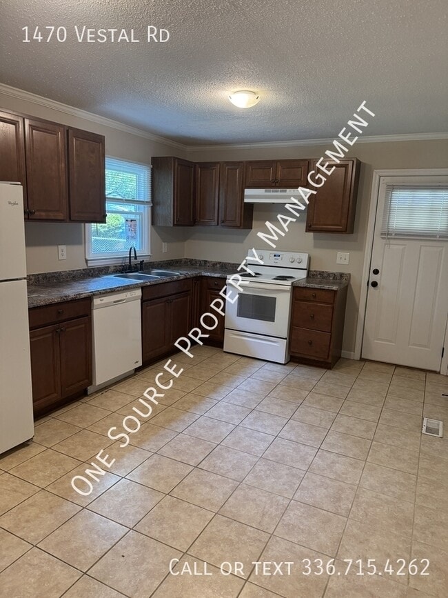 Building Photo - 1470 Vestal Rd