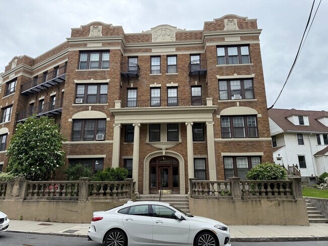Primary Photo - 32 Sidlaw Rd