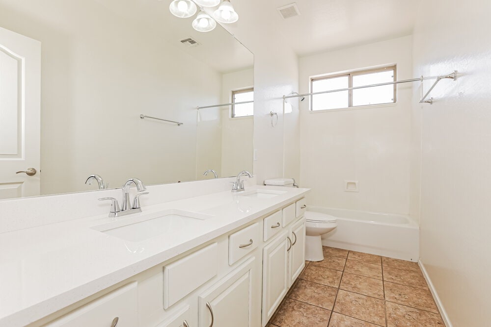 Building Photo - 4091 E Carriage Way