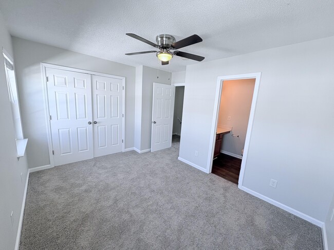 Building Photo - 1007 Banister Loop