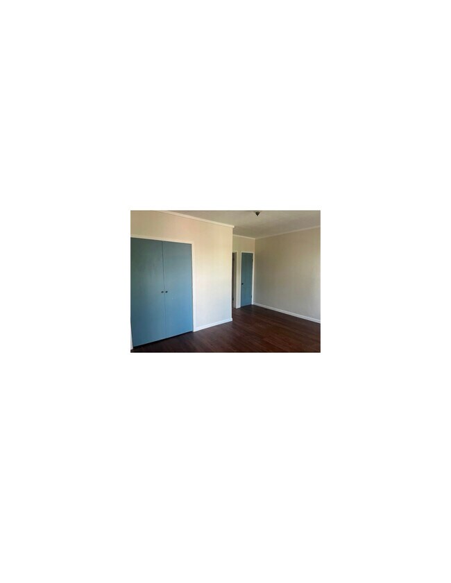 Master bedroom closets - 2255 Jackson St