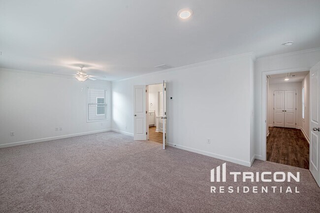 Building Photo - 124 E Rdg Wy