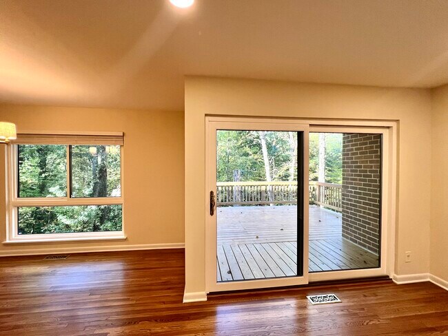 Building Photo - 11083 Saffold Way