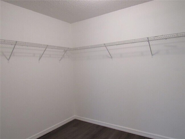 Building Photo - 202 Walnut Crest Run