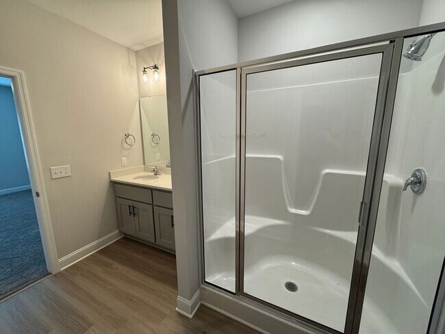 Building Photo - Look and lease in Athens .,M8 N766 M,