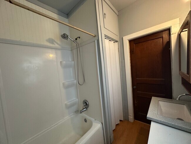 Building Photo - 101 S Buchanan St