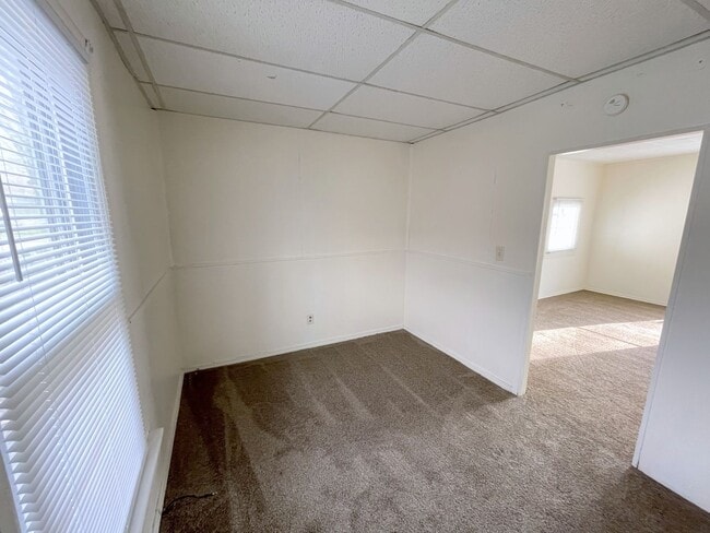 Building Photo - Nice 2-Bedroom Home In a Nice Quiet Neighborhood Near Elkhart General Hospital