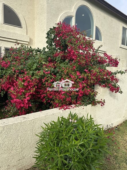 Building Photo - 8805 S 51st St