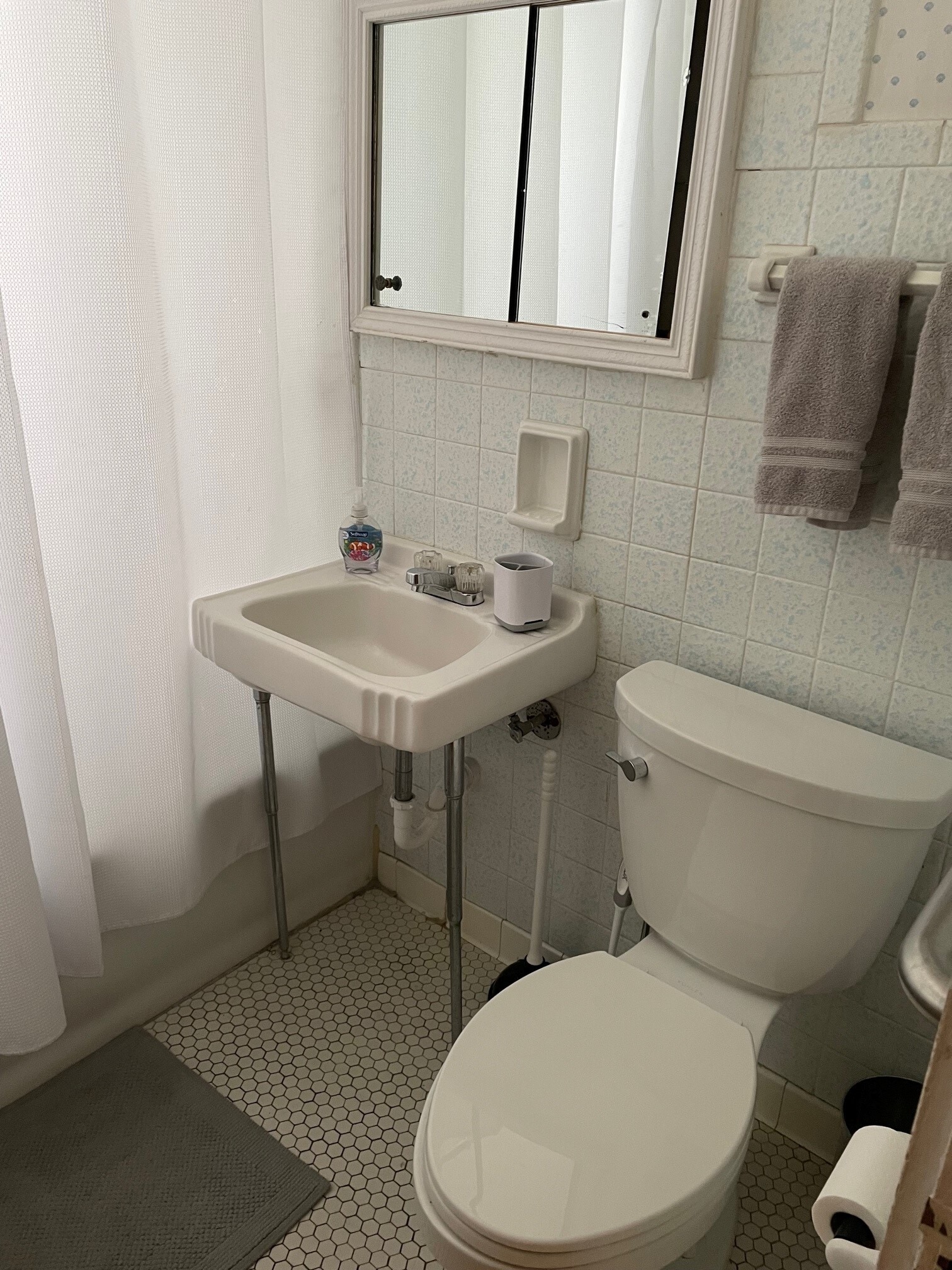 Building Photo - 3937 N Farwell Ave