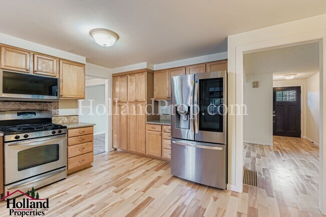 Building Photo - Bright, Modern, and Ready to Welcome You H...