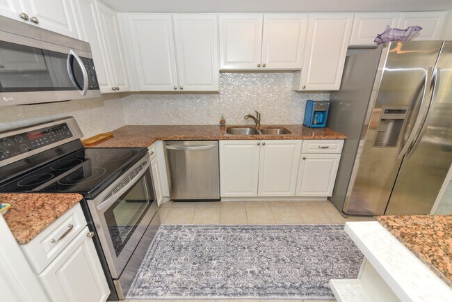 Building Photo - 11811 Ave of the PGA