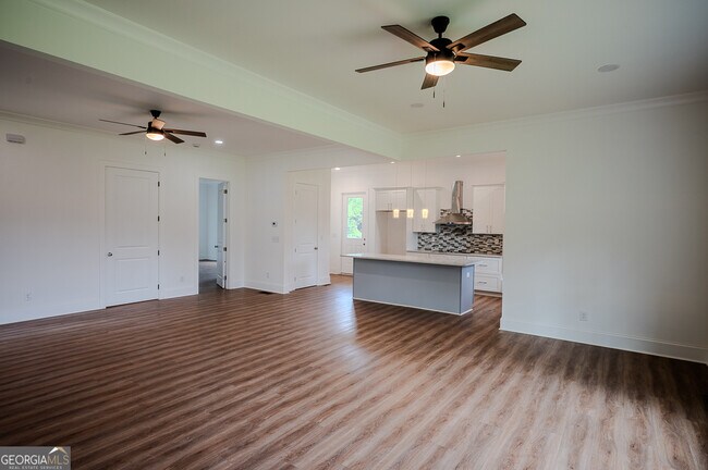 Building Photo - 1993 Reynolds Dr SW