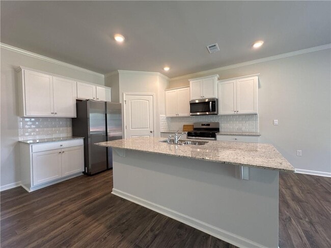 Building Photo - 61 Biltmore Pl