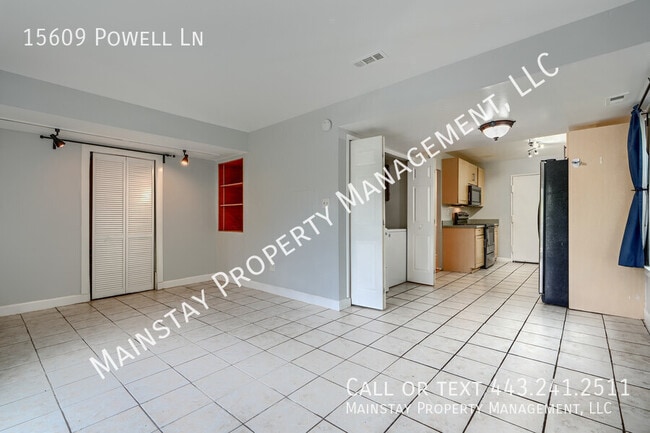 Building Photo - 15609 Powell Ln