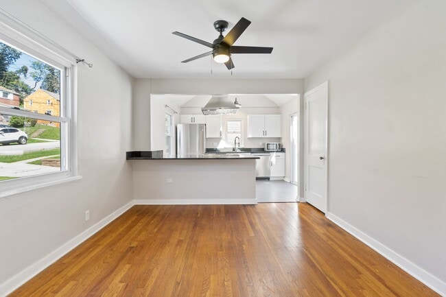 Building Photo - Entirely Renovated 3 bed, 1 bath in Overbrook- Brand New Kitchen and Bathroom!!