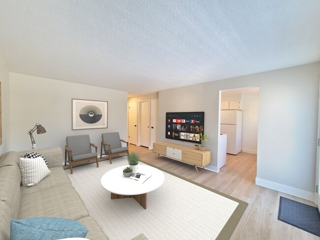 Primary Photo - 2021-2023 N Astor St