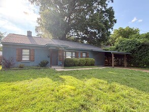 Building Photo - Updated 3 bedroom, 1 bathroom near Quince and Perkins
