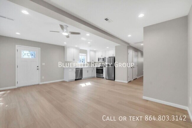 Building Photo - 253 Woodruff St