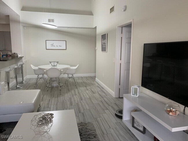 Building Photo - 1205 Reserve Way