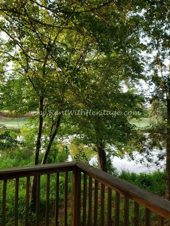 Building Photo - Gorgeous Brick Home with Golf Course / Lake View in Popular Mirror Lake Golf/ Swim / Tennis Subdi...