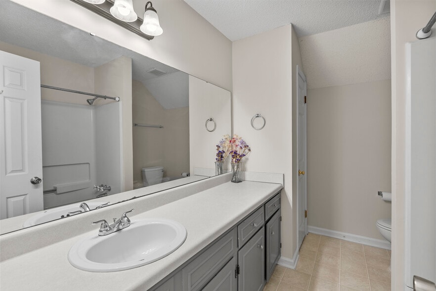 Building Photo - 241 Friarsgate Blvd