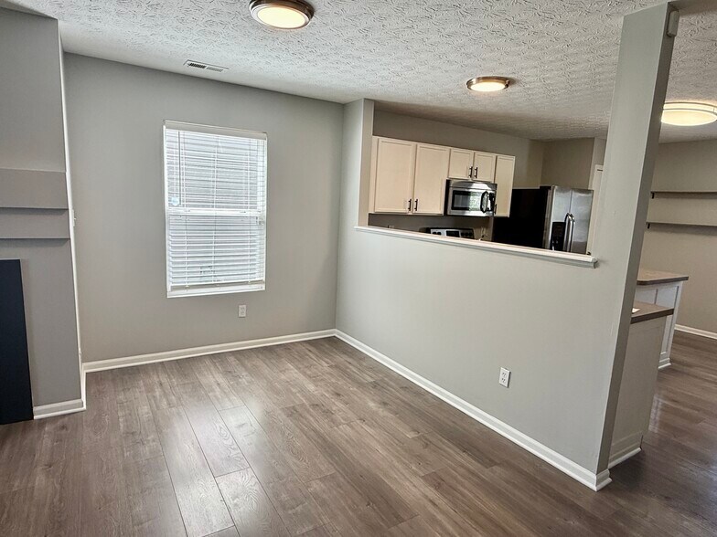 Building Photo - 4681 Grandover Dr