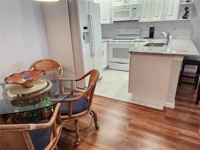 Building Photo - 4347 Tahitian Gardens Cir