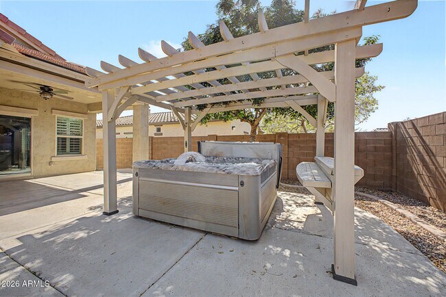 Building Photo - 2694 E Runaway Bay Pl