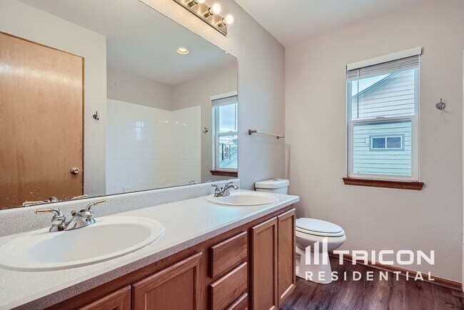Building Photo - 5140 S Meadow Lark Dr