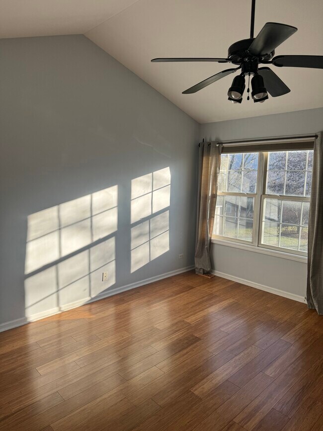 Building Photo - 1397 Ashbury Ln E