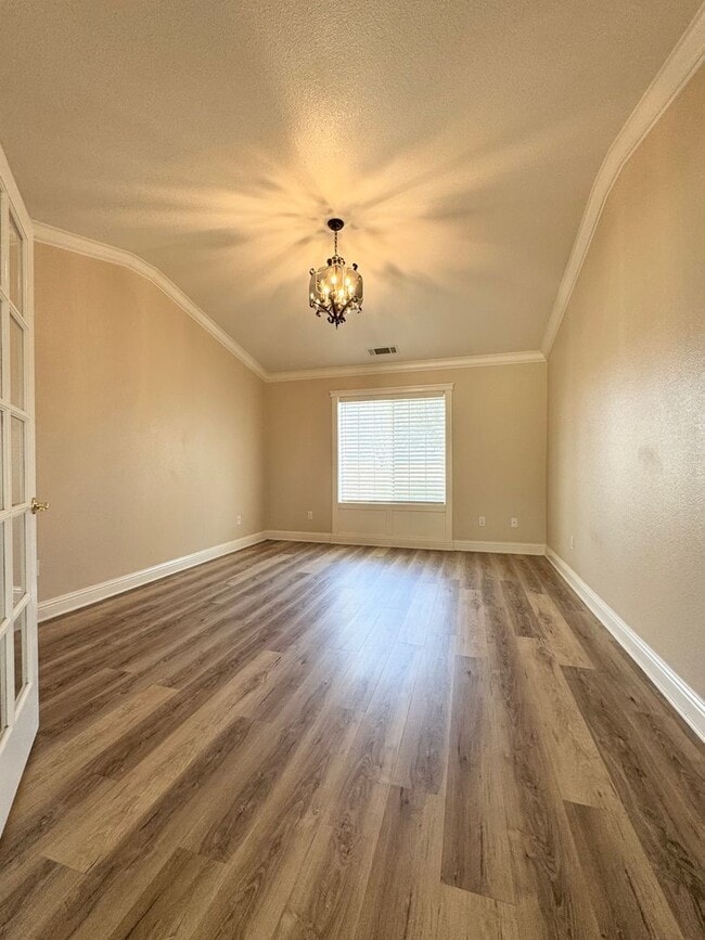 Building Photo - Relax and Enjoy Peaceful Lake Views!