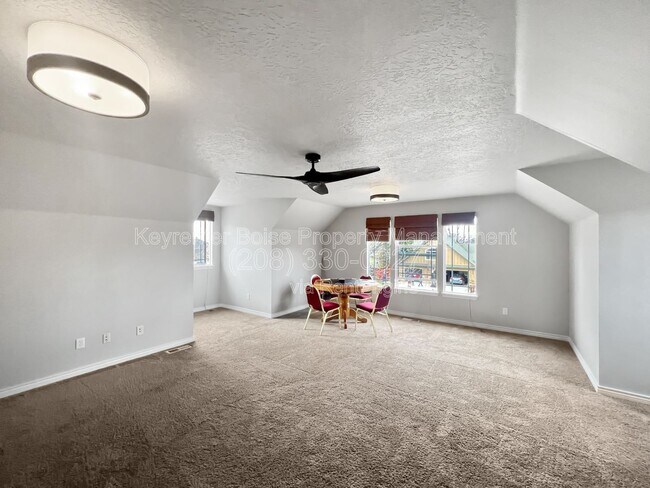 Building Photo - 345 E Kite Dr