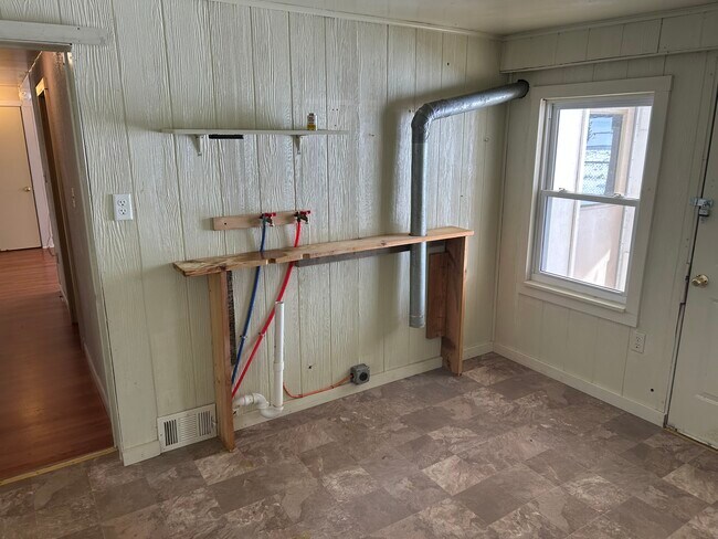 Building Photo - 1146 Lancaster Pike