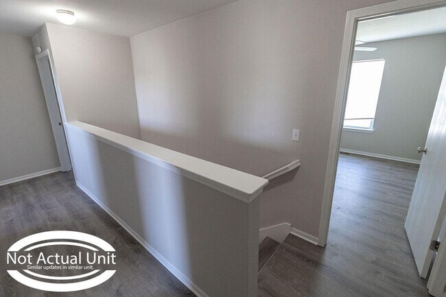 Building Photo - 5000 Derby Ridge Dr