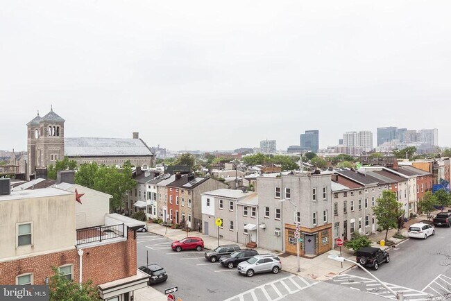 Building Photo - 249 S Chester St