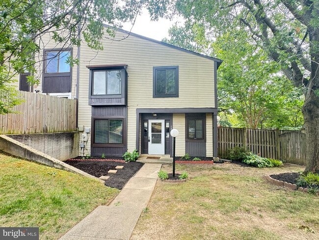 Building Photo - 7233 Mill Creek Ct
