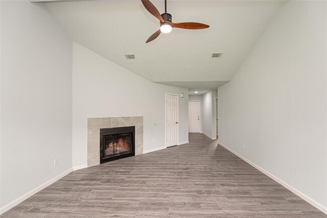 Building Photo - 15822 Bazelbriar Ln