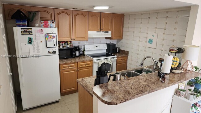 Building Photo - 4540 SW 68th Ct Cir