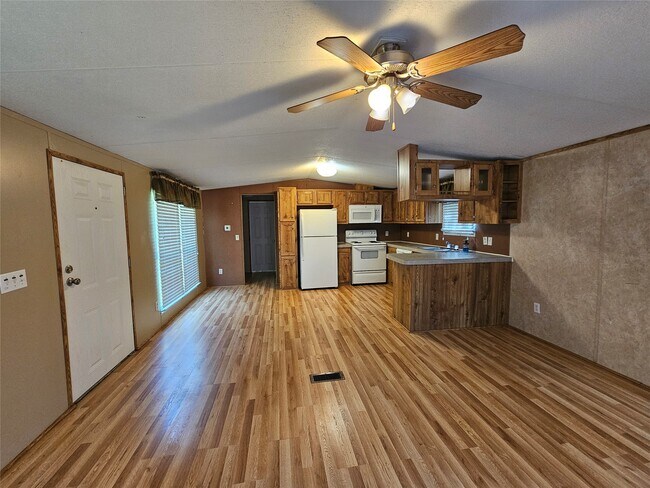 Building Photo - 1324 S Walker Rd