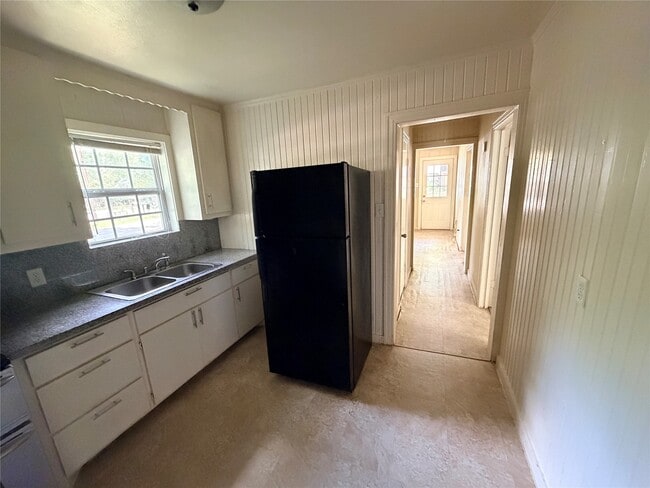 Building Photo - 2019 Alliance St