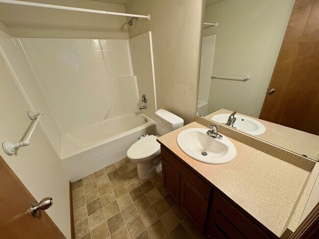 Building Photo - Redmond Home